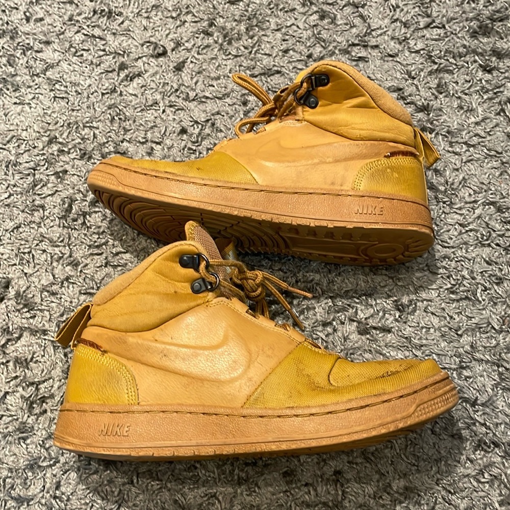 Nike path wntr wheat